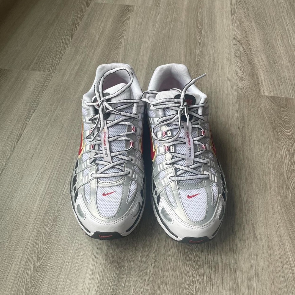 Nike Men's White and Gray Sneakers with Red Accents